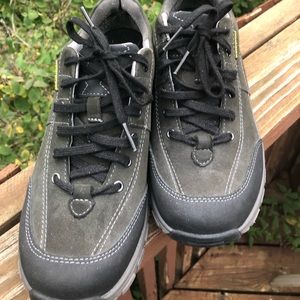 Clark’s Outdoor Wave Walk waterproof shoes